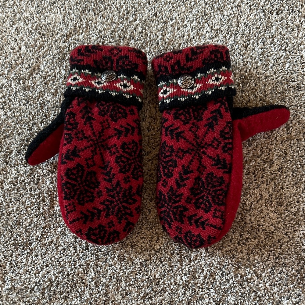 Red and Black Patterned Mittens